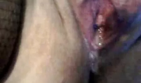 همسر برهنه برهنه در رختخواب می خورد و به شوهر مقعد می دانلود فیلم سکسی دختر پسر دهد