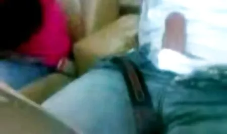 شوهر به سرعت همسر فیلم سکسی زن با پسر نوجوان محبوب خود را روی تخت سفید فریاد زد