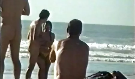 سبزه با برنزه از یک تنه ، باسن بزرگ و مهبل فیلم سکس کون پسر را بر روی پسر بزرگ پسر سوار می کند