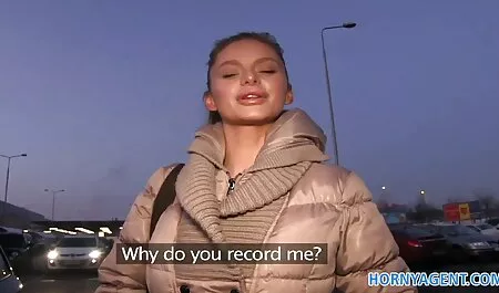 جوجه چشم باریک یک dildo را به الاغ خود می چسباند تصاویر سکس دختر و پسر و نان ها را با تقدیم خیس می کند