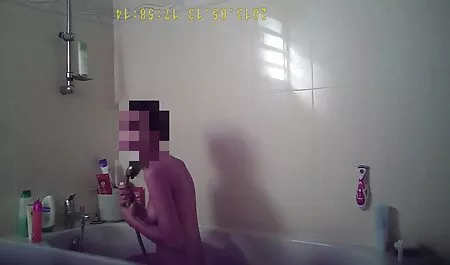 Petite Filipina الاغ خود را دراز می کند و با یک خروس خودارضایی می کلیپ سکسی پسر کند
