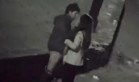 نگهبان دهان را به دزد می دهد و با سرطانی روی میز به مهبل (واژن) او برخورد فیلم سکسی پسران زیبا می کند