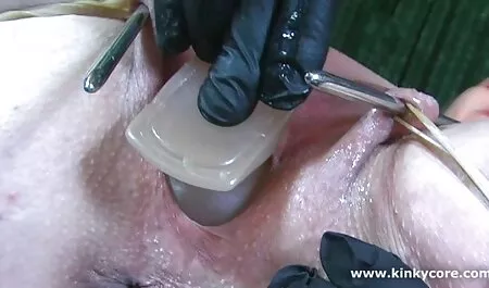 یک دختر شیطان دانلود فیلم سکسی مادر پسر در تجمع چربی یک شریک خال کوبی در اتاق خواب جرعه جرعه می کند