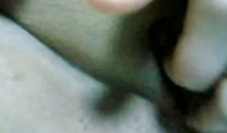 بانوی شلوغ توسط یک مرد بالغ فیلمسکس مادر و پسر روی زمین لعنتی