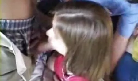 خانه دار روسی با الاغ بزرگ استاد جوان را روی زمین فراری می کند فیلم سکسی پسر مادر