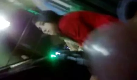 خروس بلوز اسپرت با پا با پا و از دست دادن سینه سکس پسرباپسرخوشگل