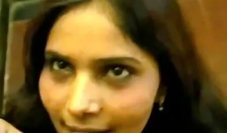 پس از نوشیدن شراب ، دانلود فیلم سوپر مامان وپسر سبزه دوست خود را با بچه های کوچک به آشپزخانه زد