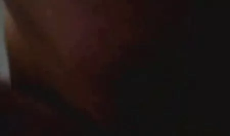 خانم فیلم سکسی پسر دختر بالغ در جوراب ساق بلند ، بزرگ را در مقابل وب کم نشان می دهد