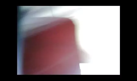 یک زن مقابل دوربین نوک دستگاه جنسی را در دو سوراخ می دانلود سوپر مادر پسر گیرد